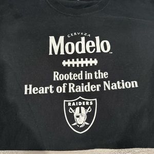 Modelo Raiders Tshirt